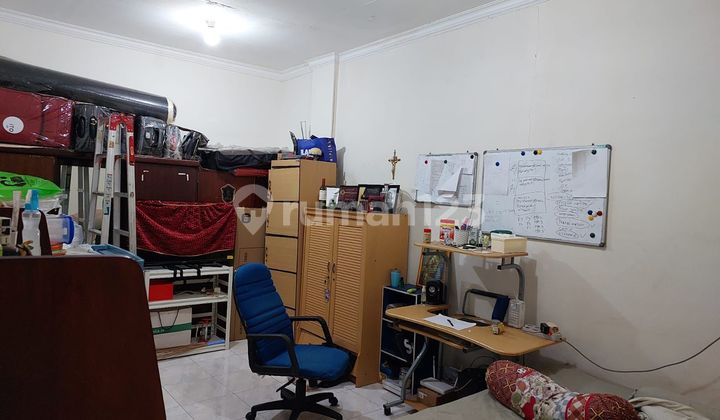 Ruko Jelambar siap pakai lokasi strategis ramai jalan lebar