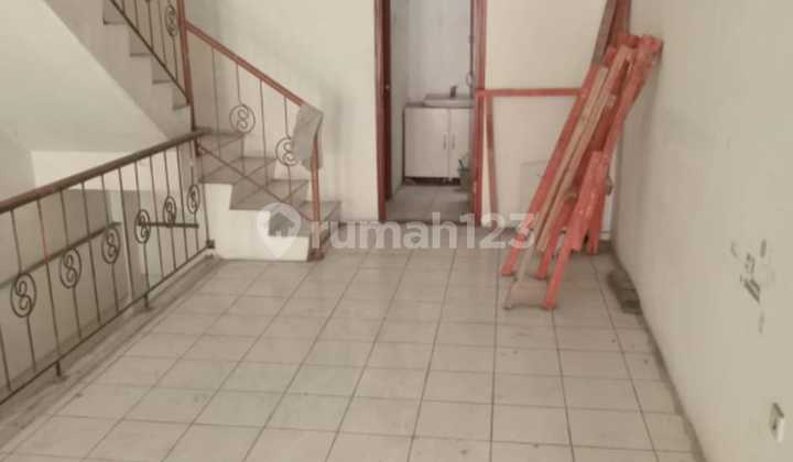 FOR RENT: MUARA KARANG SHOPHOUSE, STRATEGIC LOCATION BY THE ROAD 2