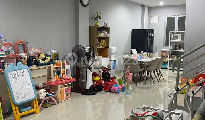 For Sale: Duta Mas Jelambar Shophouse, Well-Maintained Ready to Occupy in a Bustling Area Near Pasar Duta Mas 2