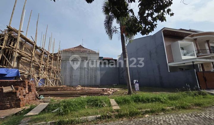 FOR SALE PIK ROW PLOT 3-CAR ROAD FLOOD-FREE