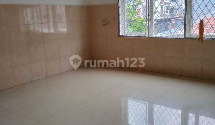 Dijual Rumah Jelambar Siap Huni Kondisi Rapih