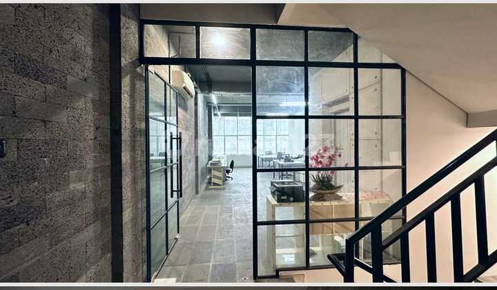 FOR SALE EAGLE SEA OFFICE PIK BUSY LOCATION OFFICE INTERIOR DECORATION