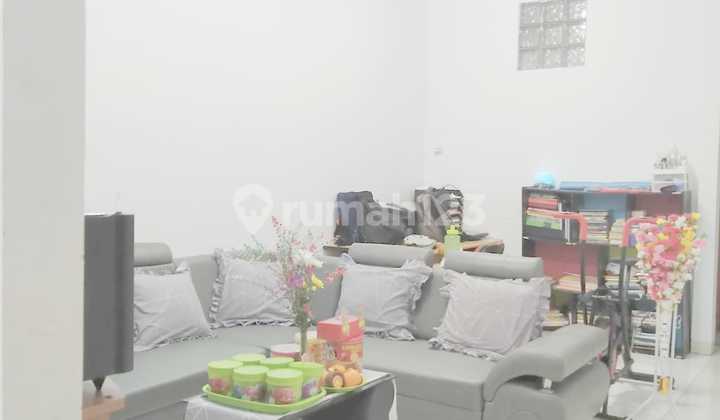 Dijual Rumah Cengkareng Row Jalan Lebar Siap Huni