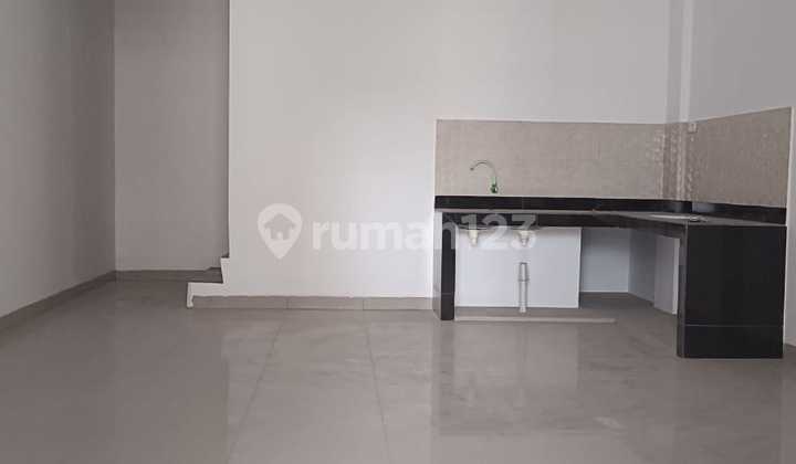 Dijual Ruko Jelambar Terenovasi Kondisi Bagus