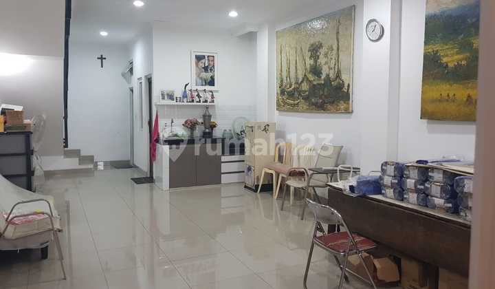 Rumah Jelambar bagus siap huni lokasi strategis murah Rumah Jelambar bagus siap huni lokasi strategis murah