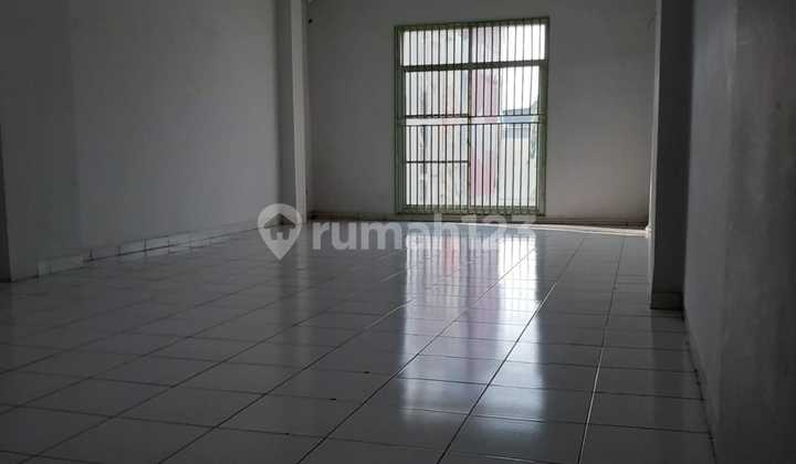 DISEWAKAN RUKO KEBON JERUK LOKASI RAMAI SIAP HUNI DISEWAKAN RUKO KEBON JERUK LOKASI RAMAI SIAP HUNI