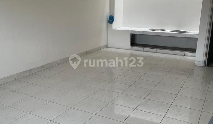 FOR RENT: MUARA KARANG SHOPHOUSE, STRATEGIC AND BUSY LOCATION 2