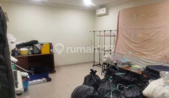 Rumah Pluit siap huni bagus harga murah jalan besar 2