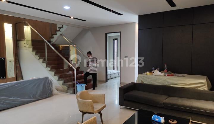 Dijual Rumah Cipondoh Full Furnish Dekat Jalan Raya 2