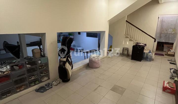 DISEWAKAN RUMAH PANTAI INDAH KAPUK TERMURAH SEMIFURNISH