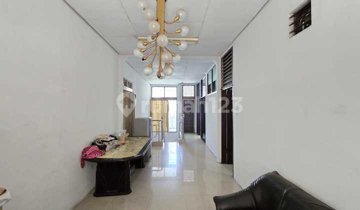 DISEWAKAN RUMAH PLUIT KONDISI BAGUS LAYAK HUNI