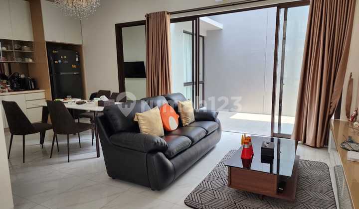 Turun Harga / Dijual Rumah Tangerang Suvarna Sutera Semi Furnish Kondisi Bagus