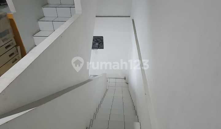 FOR SALE SHOP HOUSE KAPUK, NEAT CONDITION, READY TO USE 2