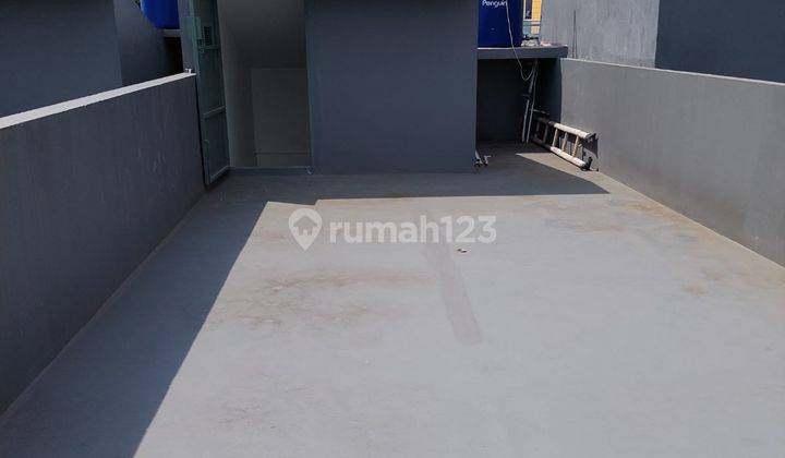 Ruko Gandeng 4 Pinggir Jalan Raya Arteri Pondok Indah 2