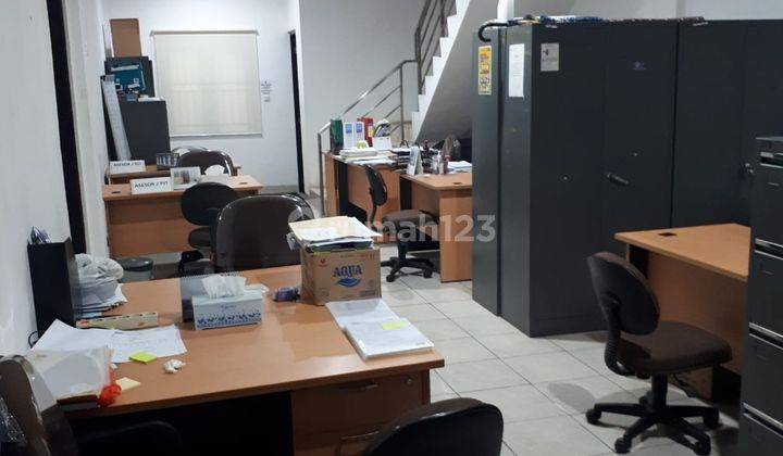 Ruko gandeng veteran raya cocok untuk kantor  4