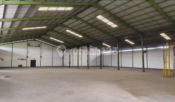 Gudang Sepatan Akses Kontainer Siap Pakai