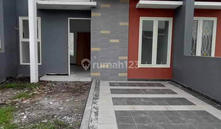 Rumah baru di keloposepuluh dekat area publik 1