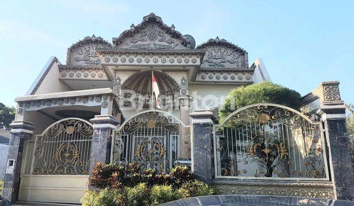 RUMAH SULTAN 2 LANTAI BANGUNAN MEWAH KLASIK 1