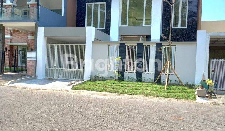 RUMAH 2 LANTAI BARU GRESS MODERN ARAYA MALANG 1