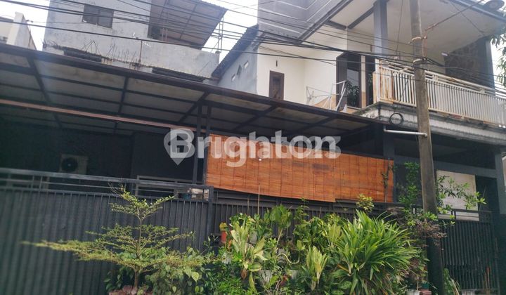 Rumah 3 lantai di Sukun Pondok Indah
