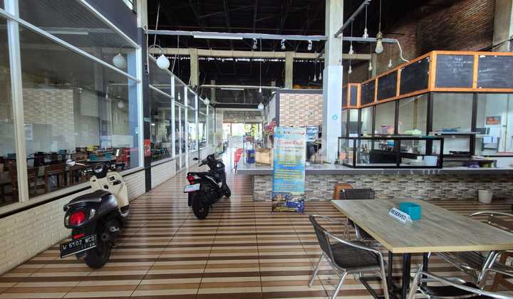 For Rent: Raya Taman Pinang Indah Shop House Sidoarjo With Spacious Parking 2