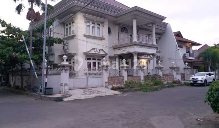 Dijual Rumah Mewah Desain American Classic Di Pondok Mutiara Sidoarjo Dijual Rumah Mewah Desain American Classic Di Pondok Mutiara Sidoarjo