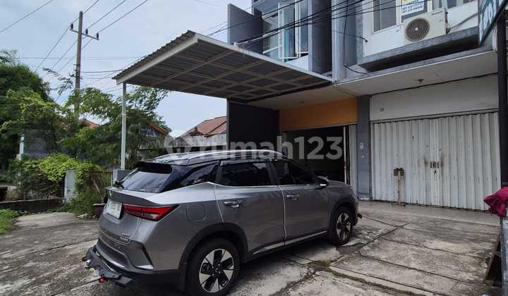 For Rent 2.5-Story Shop House Ready for Use on Raya Kartini Sidoarjo 2