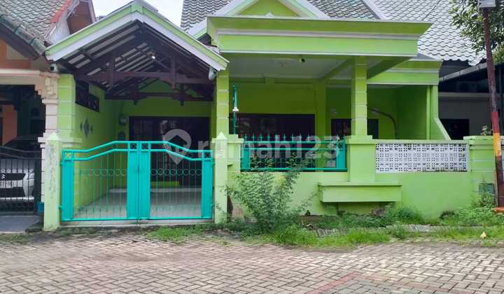 Dijual Rumah di Pondok Mutiara Tengah Kota Sidoarjo Dijual Rumah di Pondok Mutiara Tengah Kota Sidoarjo
