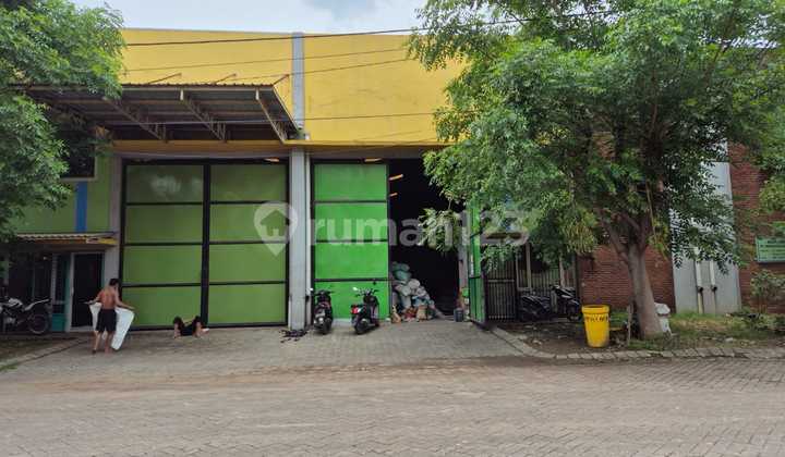 For Quick Sale: Safe N Lock Warehouse, South-Facing in Sidoarjo