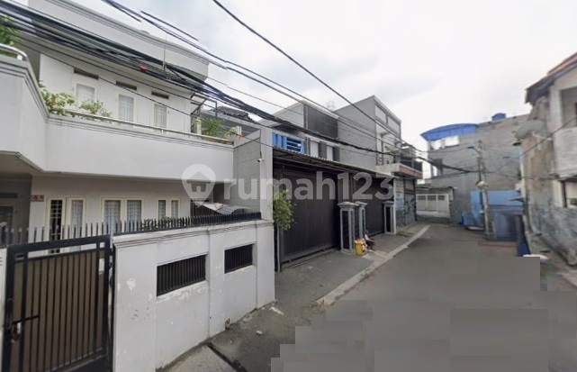 House on Kemanggisan Pulo Palmerah Street. Strategic Location. 2