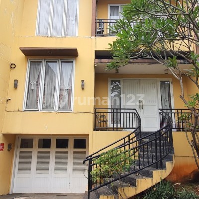 3-Story House in Gatot Subroto Residence. Suitable for Living. 2