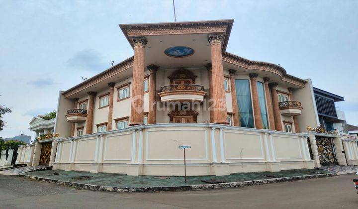 Rumah Mewah di Perumahan Mewah Intercon, Kebon Jeruk. Lokasi Sangat Bagus Untuk Hunian. 1