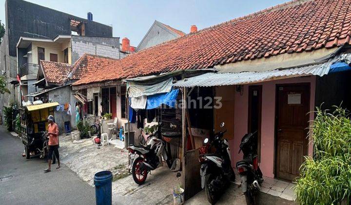 Rumah Pinggir Jalan, Jl. H. Muchtar Raya, Petukangan Utara. Lokasi Sangat Strategis, Sangat Cocok Untuk Kost2an, Kantor dan Usaha Lainnya. Harga Sangat Bagus dan Jarang Ada. 2