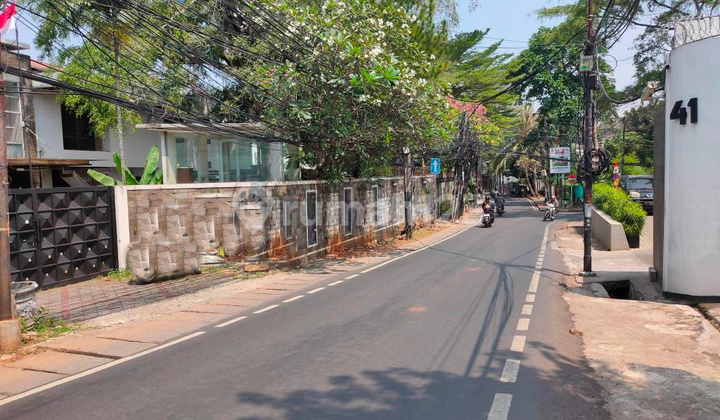 House by the Road, Suitable for Residence/Office. Jl. Kemang Utara. 2