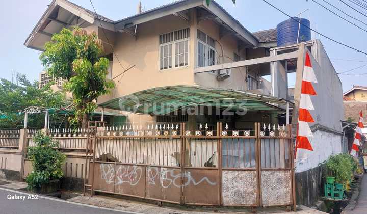 House by the Road at Jl. Kota Bambu Palmerah. Strategic Location. 2