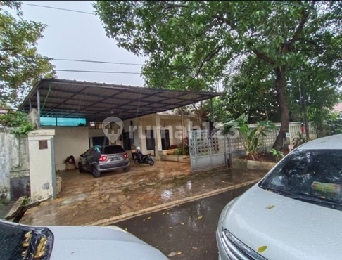 Rumah Tua Di Menteng. Jl. Surabaya Timur. Lokasi Strategis.