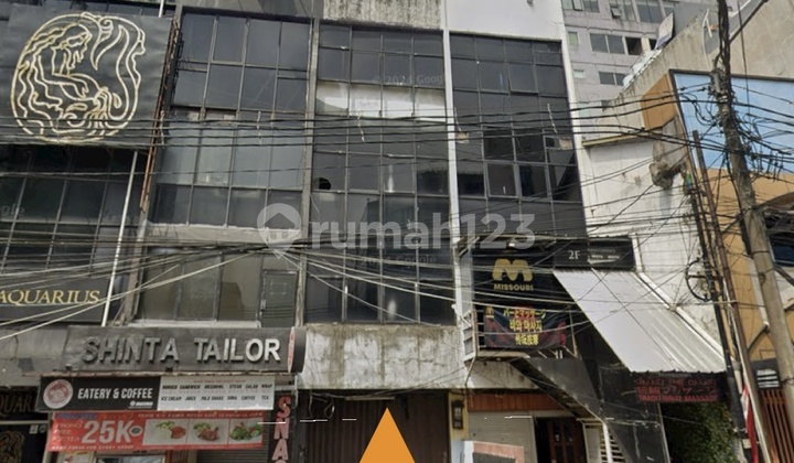 Shop House on Jl. Melawai 9. Suitable for Bar/Hotel and Other Businesses.