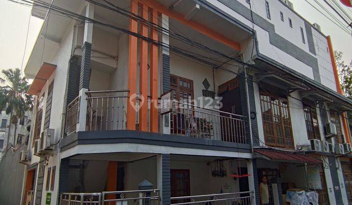 Rumah 3 Lantai Hoek Di Jl. Rengas 2 Kebayoran Baru. 1