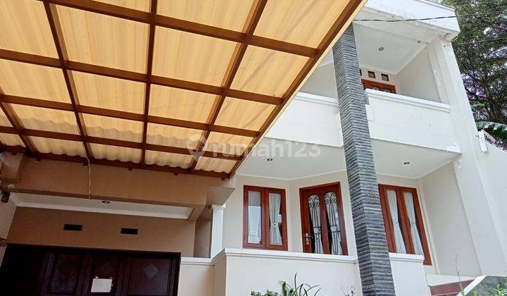 Rumah 2 Lantai Bagus Semi Furnished SHM di Parahyangan Permai, Bandung 1