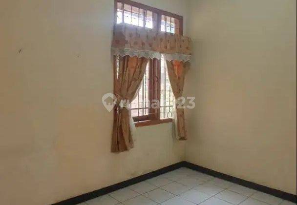 Rumah Butuh Renovasi Semi Furnished SHM di Margahayu Raya , Bandung 2