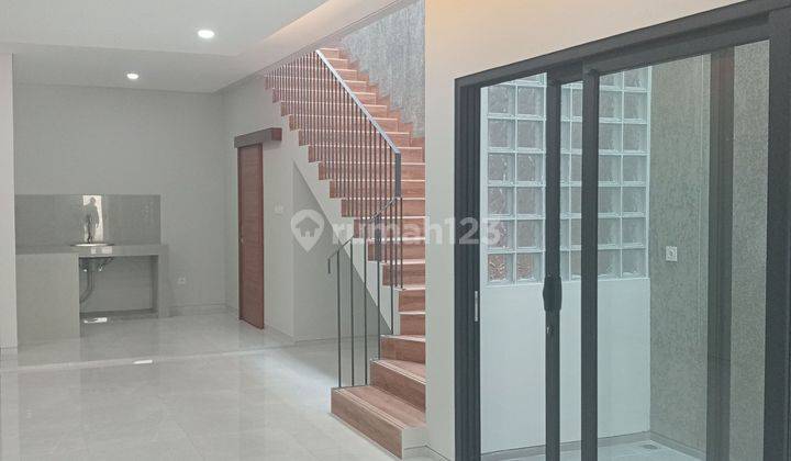 Rumah 2 Lantai Baru Unfurnished SHM di Situ Sari Bandung, Bandung 2