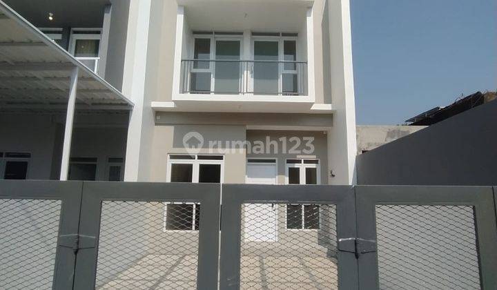 Rumah 2 Lantai Baru Unfurnished SHM di Jalan Cisaranten Kulon , Bandung 1