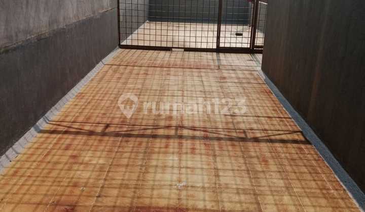 2 adjacent shophouses on Tubagus Angke main road 2