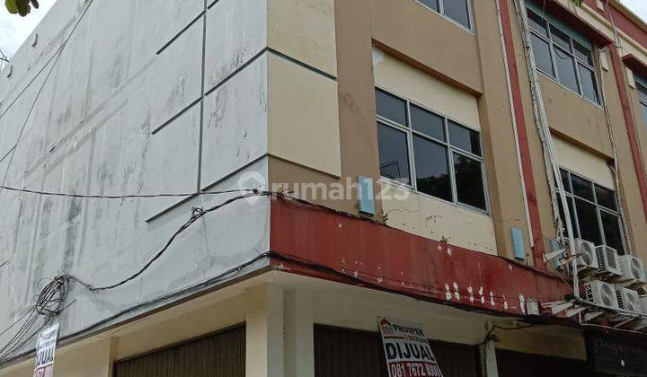 Ruko Hoek di Jalan Mangga Green Ville Jakarta Barat 1