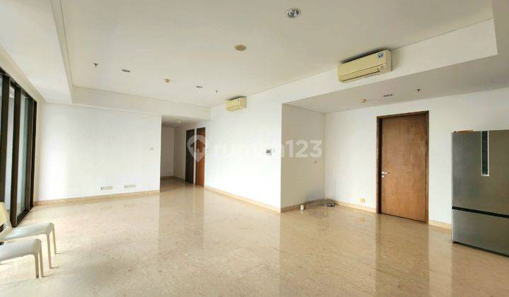 Jual Cepat Bu Apt One Park Twr Royal 3 BR Semi Furnish 1