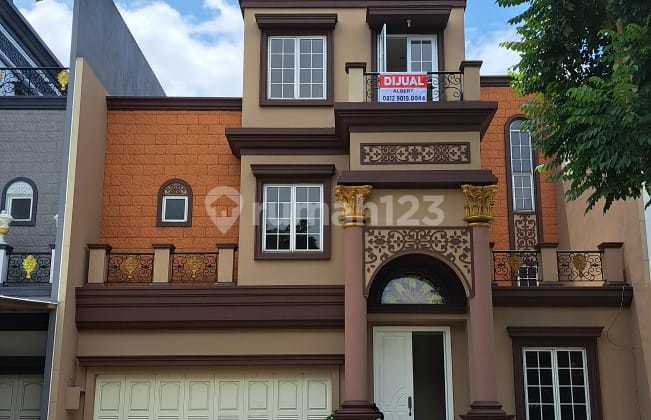 Rumah mewah cluster depan taman di gading serpong