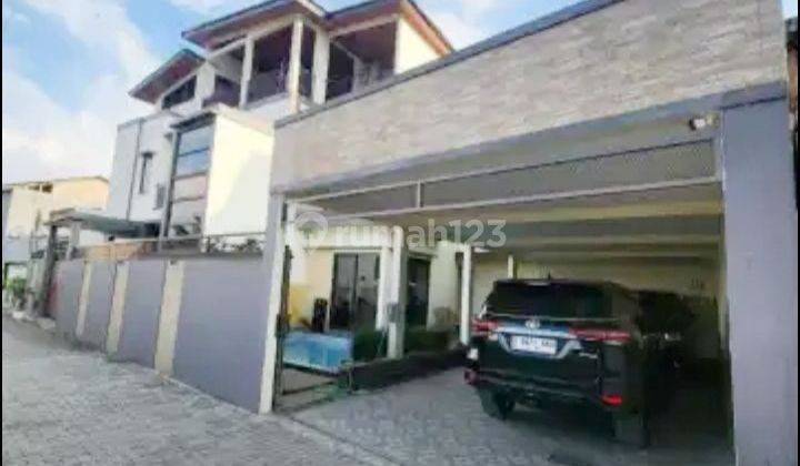 Rumah Villa di Lembang Ada Kolam Renang Full Furnished 2