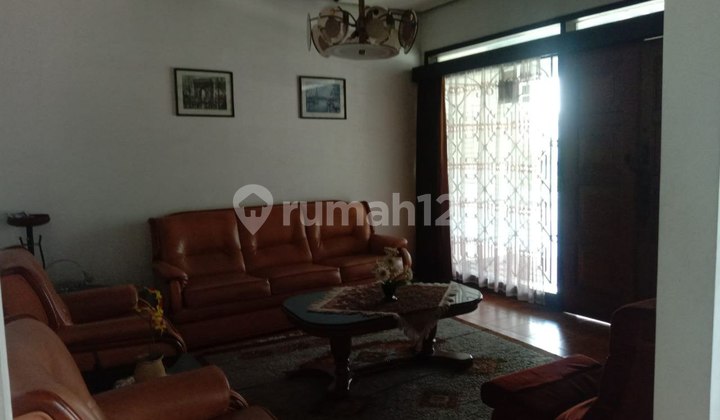 Well-Maintained Old House in Turanga Buahbatu, Bandung City 2