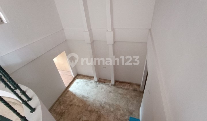 Nice Ready-to-Occupy House in Alamanda Tubagus Ismail Bandung 2