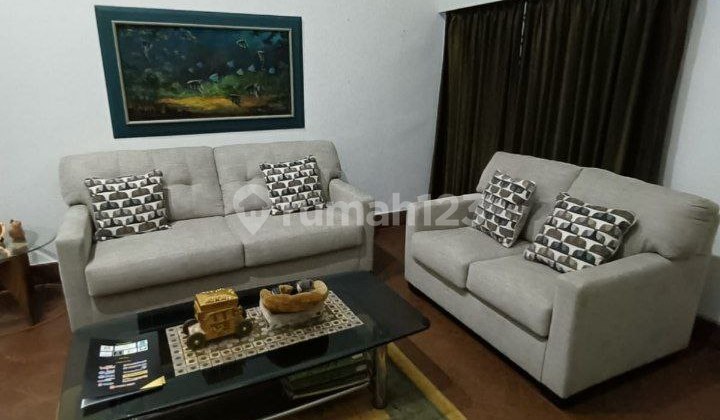 Rumah Klasik Hook di Sayap Dago Dkt Bromeus Bandung